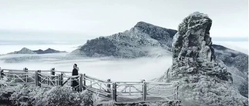 嘿，你那里下雪了吗？贵州凝冻现超级冰色美景！速看→