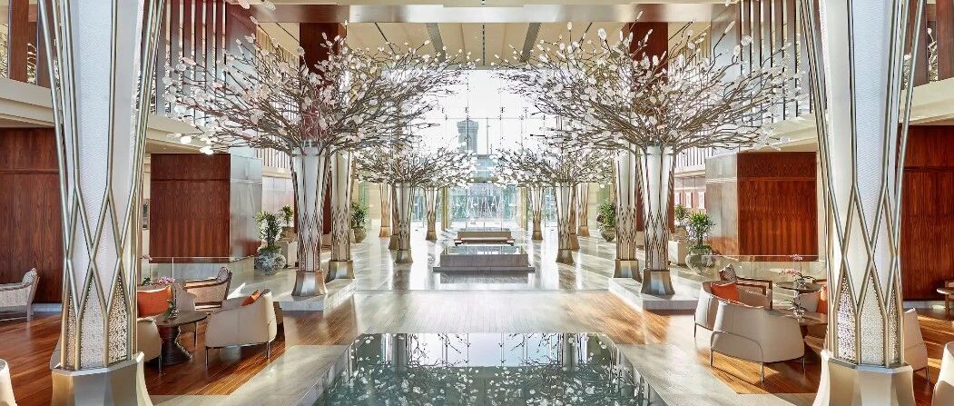 展开迪拜的这把“东方折扇”