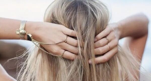 想要拥有优质的发质该怎么做？