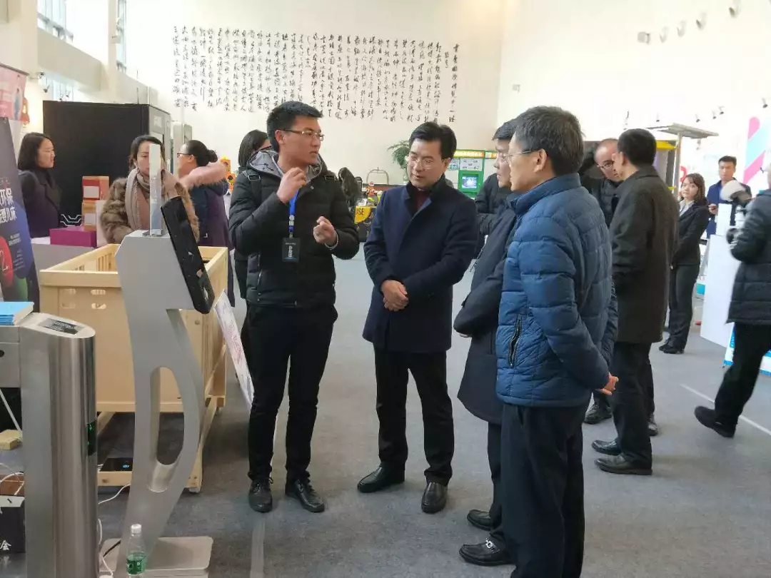 “渝创渝新”创业创新大赛 艾尔伴家荣获二等奖 “渝创渝新”创业创新大赛 艾尔伴家荣获二等奖
