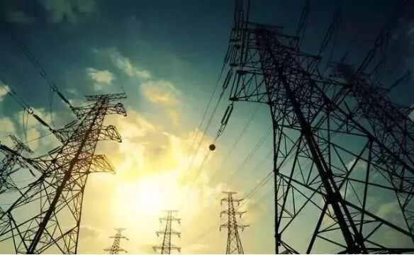 高压电线为什么都是三根线？那零线从哪儿来？的图1