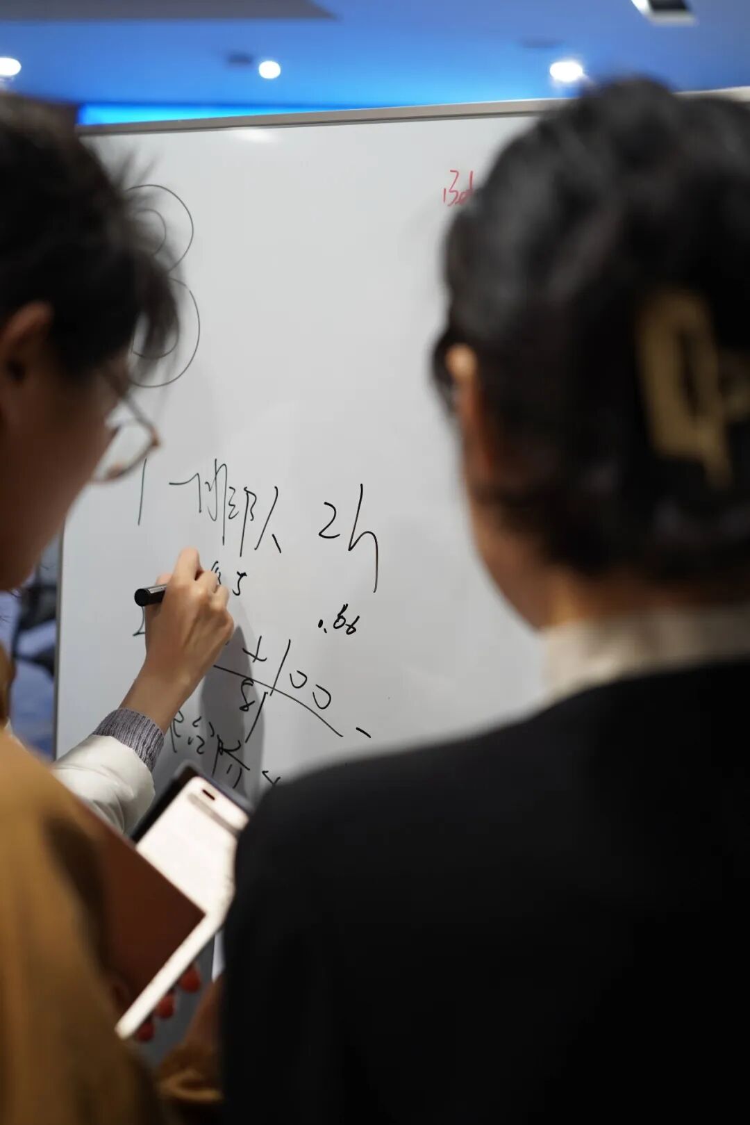 在模拟剧本杀中体验攀登珠峰 