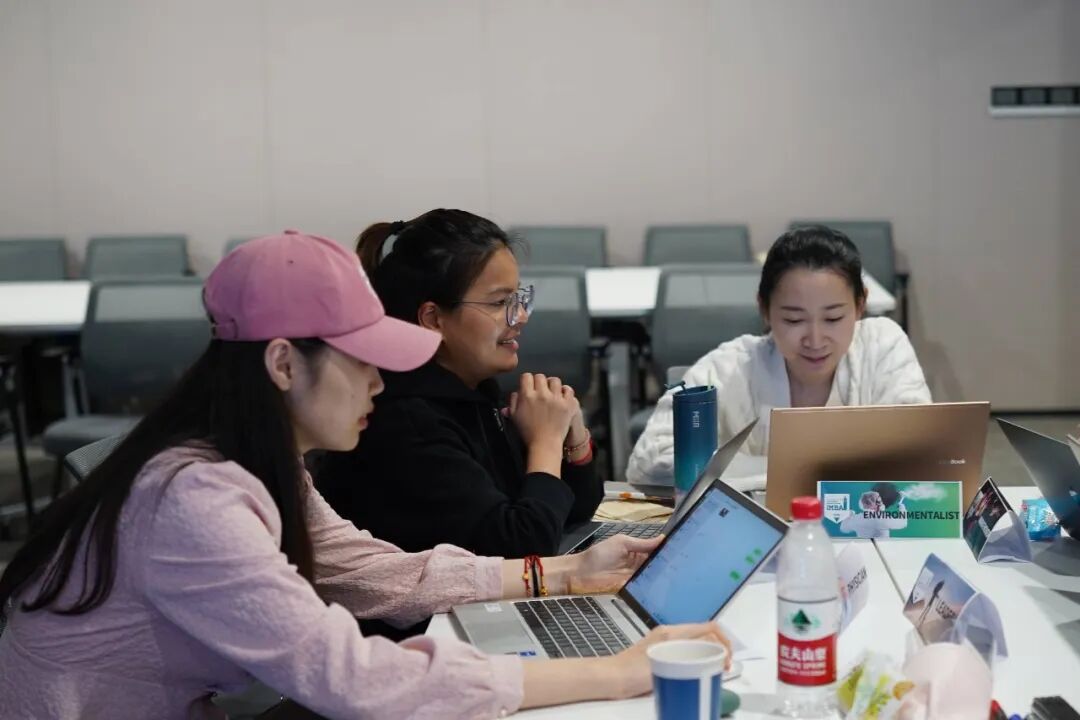 在模拟剧本杀中体验攀登珠峰 