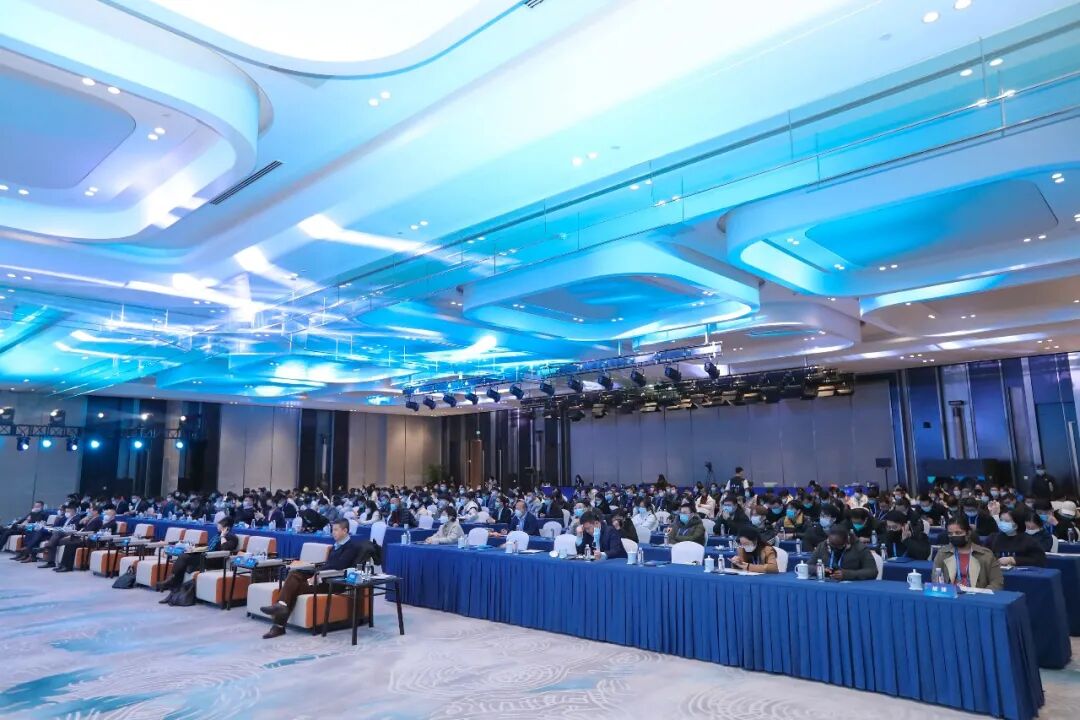 ZIBS院长贲圣林出席首届数贸会并发表演讲