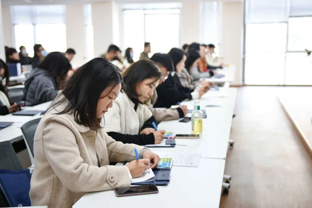 海商研学走进北服海宁时尚产业园