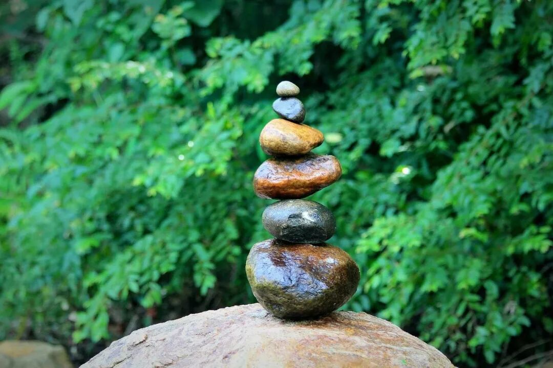 balanced-3638655_1280.jpg