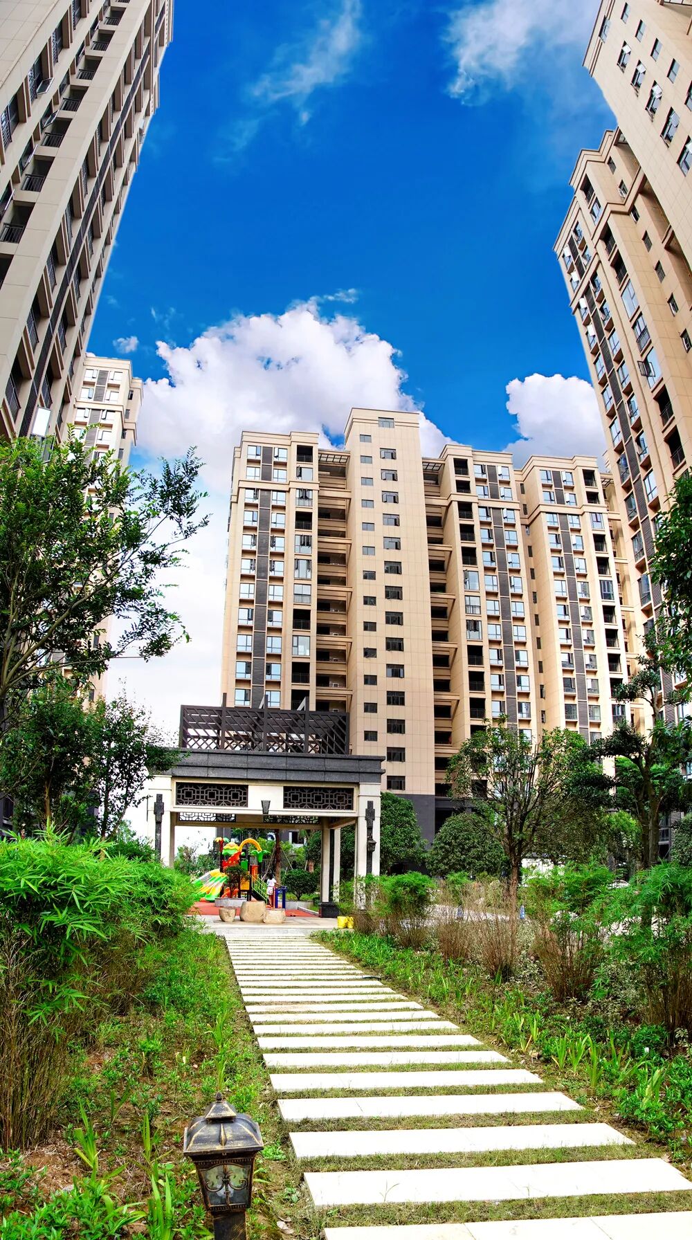 东方绿洲距离高铁站仅8分钟车程属于当阳高铁第一盘距离高铁愈近,周边