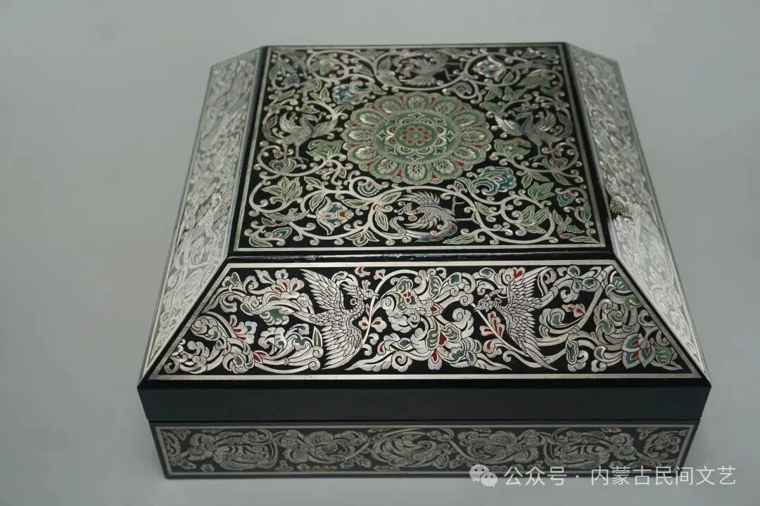 内蒙古作品《母亲河·岸边的喜悦》入围第十七届中国民间文艺山花奖·优秀民间工艺美术 第200张