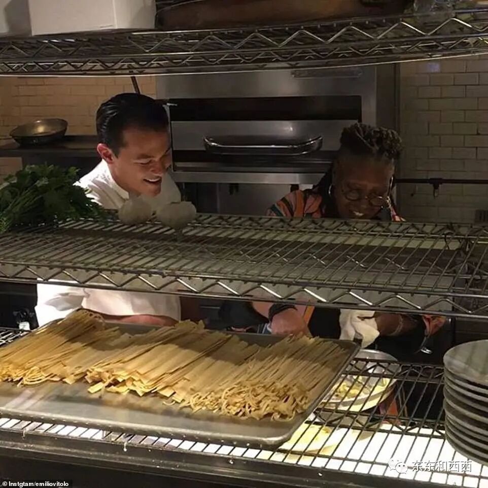 一条短信蹬掉未婚妻，转头就跟阿汤哥前妻热吻，这么会撩的男人是不是骗子？（组图） - 7