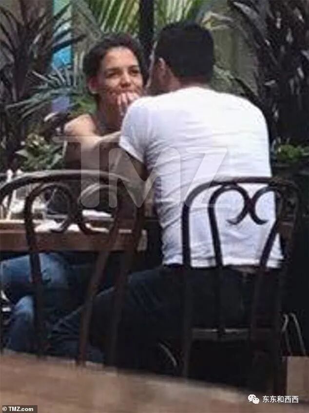 一条短信蹬掉未婚妻，转头就跟阿汤哥前妻热吻，这么会撩的男人是不是骗子？（组图） - 1