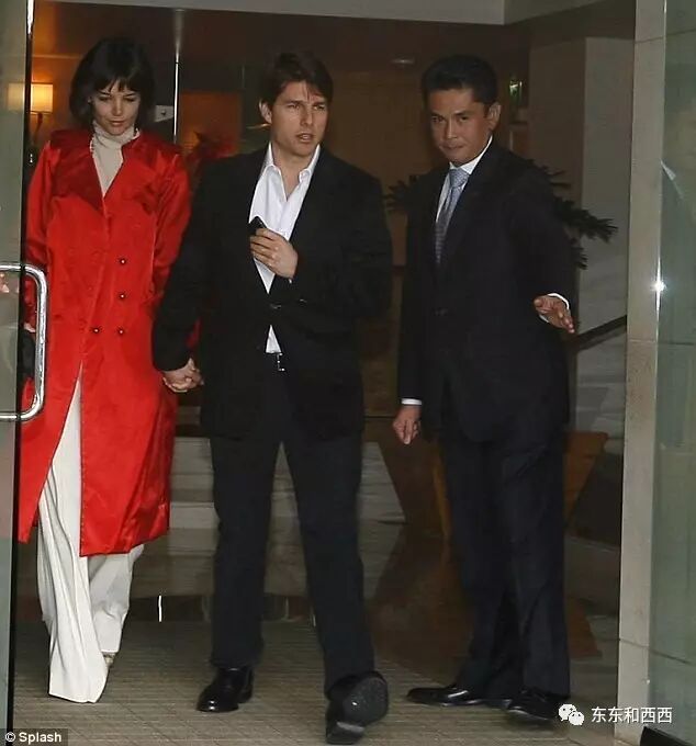 一条短信蹬掉未婚妻，转头就跟阿汤哥前妻热吻，这么会撩的男人是不是骗子？（组图） - 26