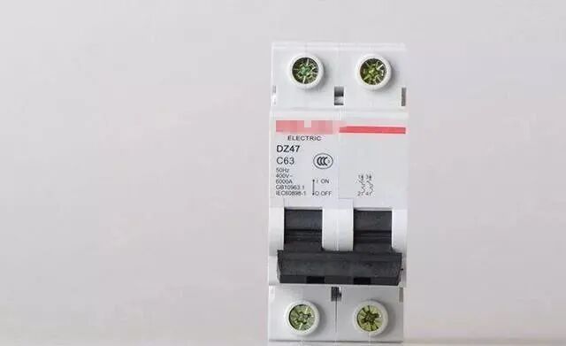 断路器如何接线？是左零右火吗？的图4