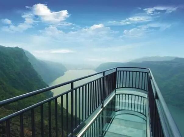 昆明又有新玩常!周边超美的5条玻璃栈道! 就问你敢不敢?