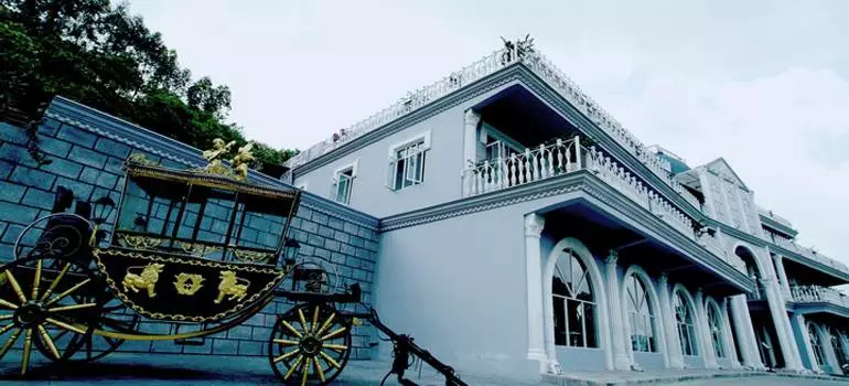 【东莞·龙凤山庄】国庆安排！288元抢899元龙凤山庄2大1小梦幻度假套票：住宿1晚+自助早餐+景区门票