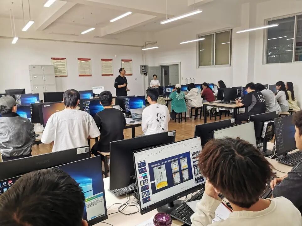 教研活动|创新实践融合数字赋能，营销人才培养结硕果——数字营销综合实践课程成果汇报会圆满落幕 第 3 张