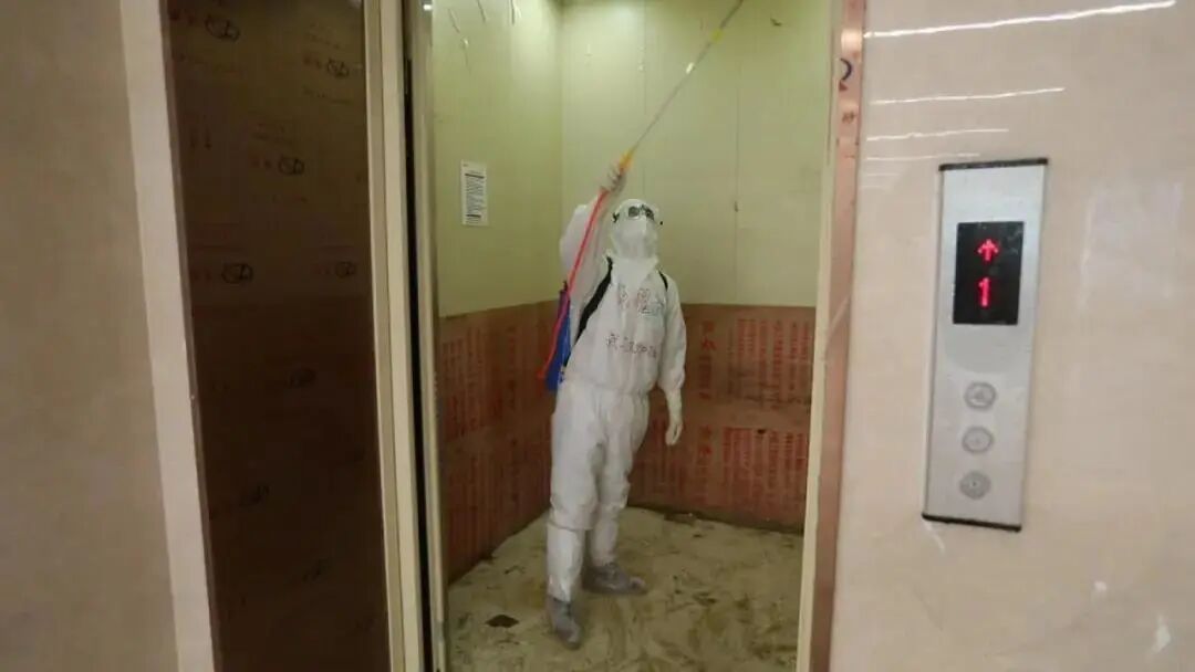 [今天的“C位”，留给战“疫”中的幕后英雄！]今天的“C位”，留给战“疫”中的幕后英雄！