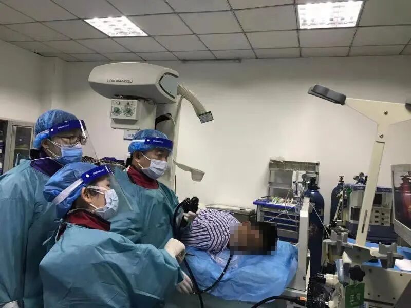 胆管支架什么样子荆州一医ERCP胆管金属支架置入术　让肝门部胆管癌患者转危为安_https://www.jmylbn.com_新闻资讯_第2张