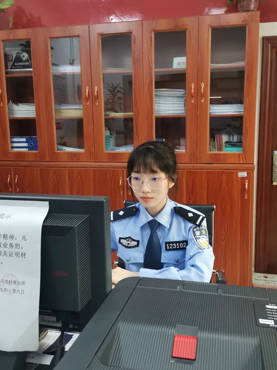 致青春五华公安95后民警从警前后的对比照