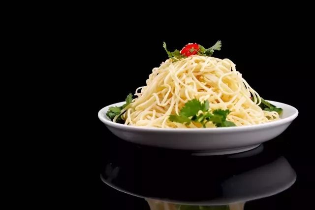 石头餐饮|让你坐不住的火爆项目!欢迎河北邢台许总到访公司考察小面,纸包鱼项目!