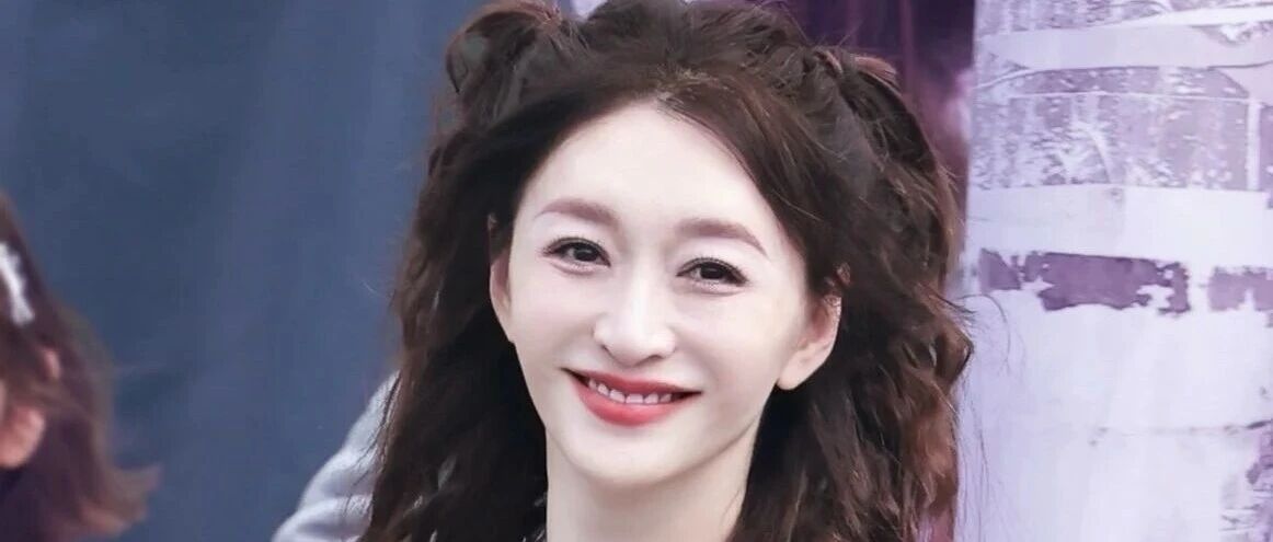 李小冉把《心愿便利贴》唱成灾难,观众偏投她第一:我们到底在为什么买单?