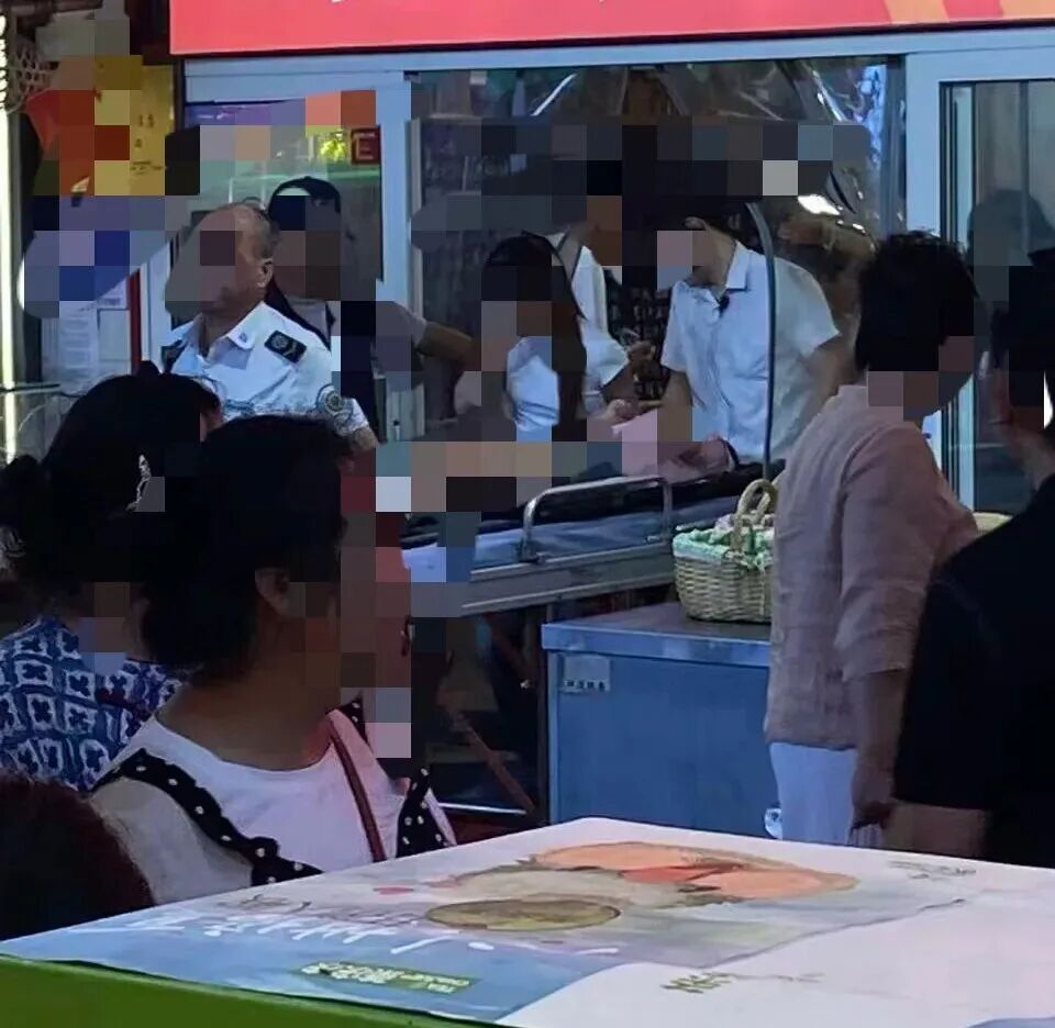 吃江西小炒辣到送医,广东女子在江西吃小炒，被辣到送医！店家：辣度本地常规水平，已..