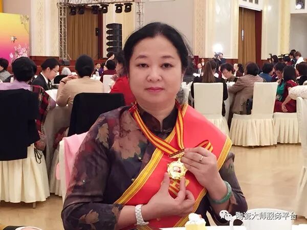 【陶瓷大师】广西陶瓷艺术大师—陈梅