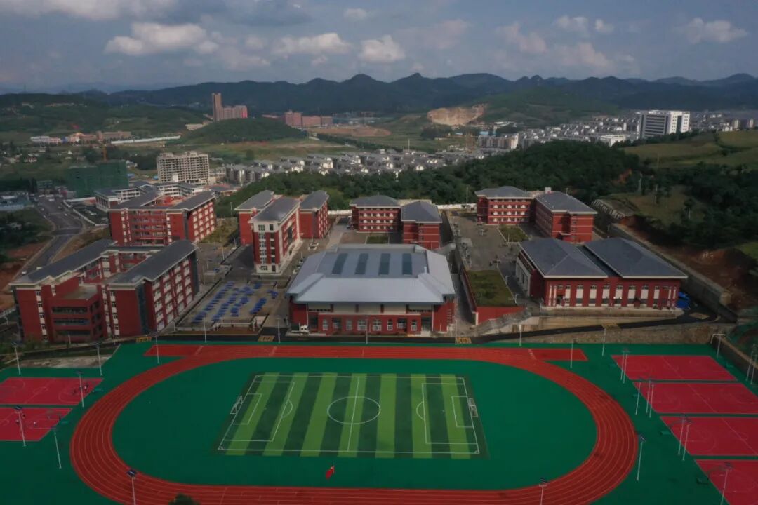 全国最美教师吴辉教育路上有爱更温暖