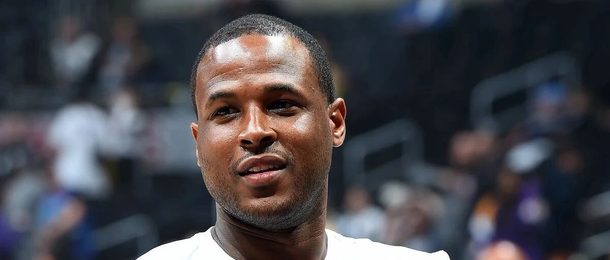 湖人要悬啊！进攻倒数第一、三分也倒数第一，惊喜只剩下他了