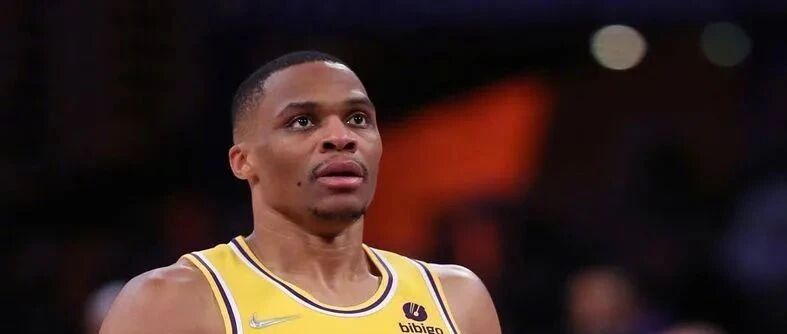 看醉了！三巨头居然打不过无核球队？湖人这赛季真是要完！