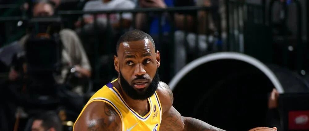 湖人最可行的交易方案！4换1换顶级射手，拿下他还有得救！