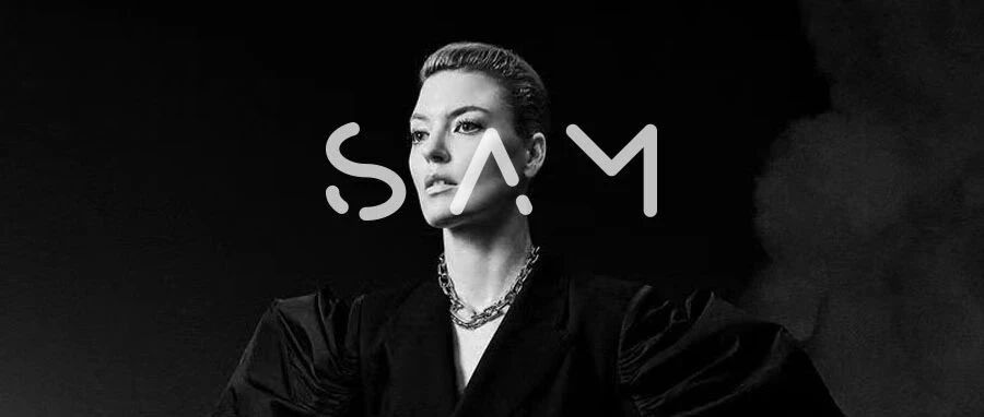 36岁女星直播生子，赤身出镜引群嘲：你生孩子的样子，真丑！