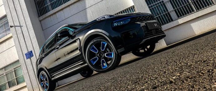 一品品荐官 | 虽是中期改款但却惊喜连连，试驾领克01两驱耀Pro