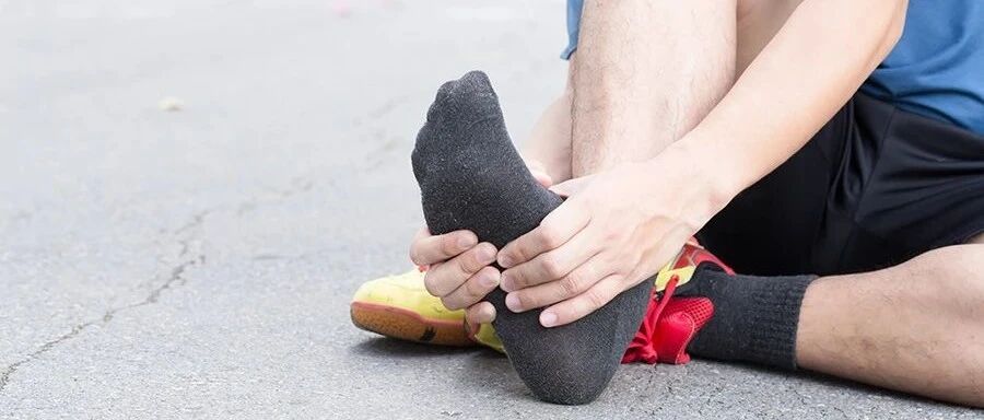 脚底板的痛，你不懂！试试这几招，缓解90%的足跟痛！