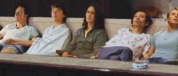 一个伤腰的姿势，你可能每天都在做