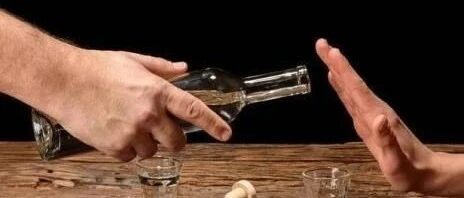 一喝酒就脸红的人，比普通人更容易骨折！你还敢这么喝吗？