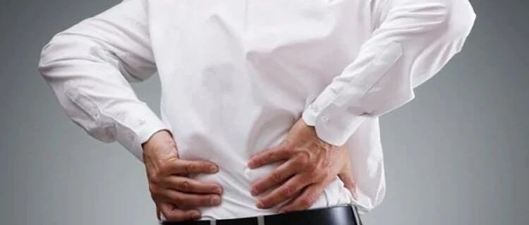 腰疼是应该拍个X光片子还是做CT或核磁呢？