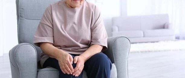 女性得罪了谁？为什么膝关节炎“青睐”她们？