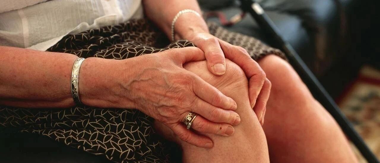 一个信号两个动作自测膝关节健康