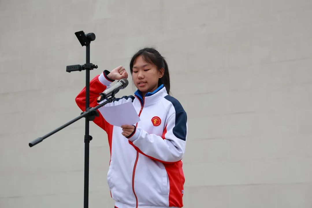 校园快讯|洪雅县实验中学校举行第22届冬季田径运动会