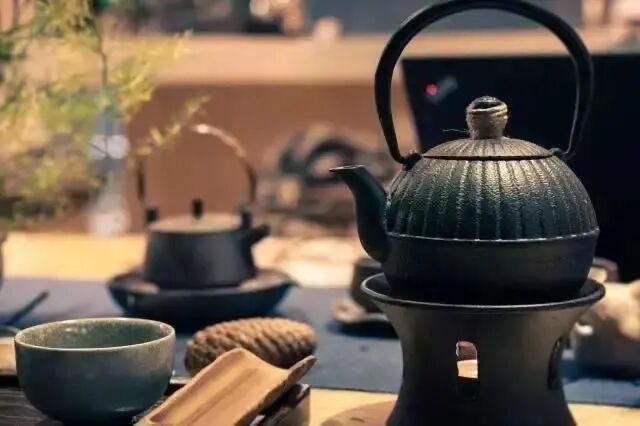 人生如煮茶，熬是最深的滋味