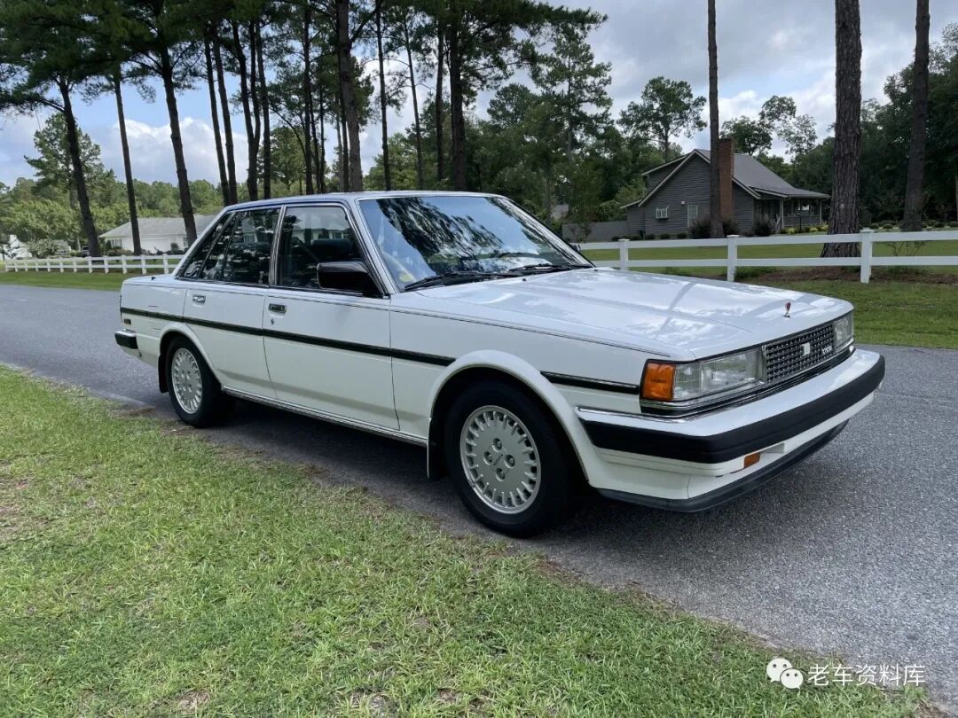 1986年丰田美国市场的旗舰轿车 全网搜