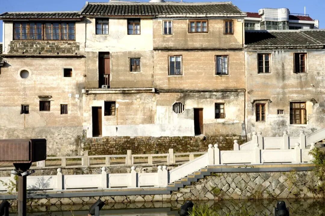 古街莲韵沐清风