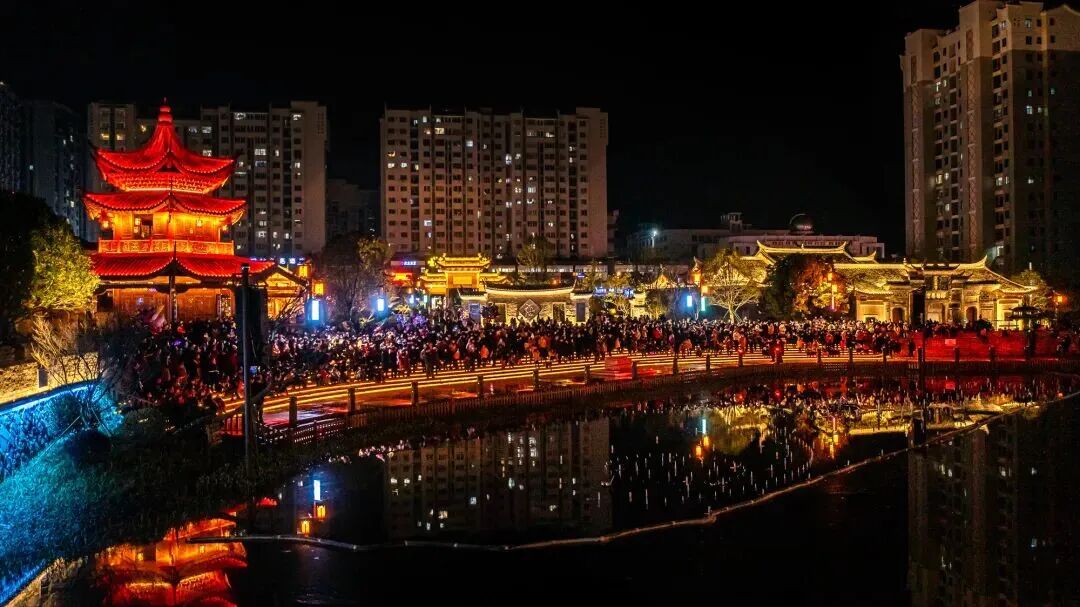 古街莲韵沐清风