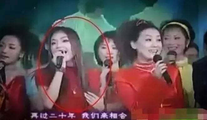 曾和胡彥斌相戀，因整容臉孔全非，她竟然又被曝為吸毒男生子？ 娛樂 第9張