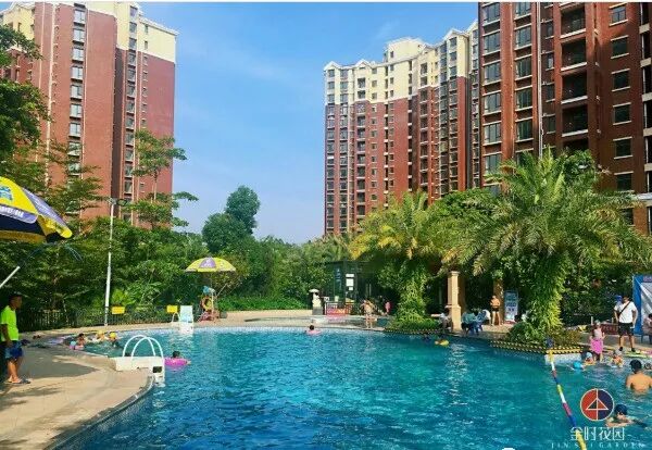 广州增城【金时花园】160~180㎡，四层联排大别墅，28万方畔山英伦墅级庄园。