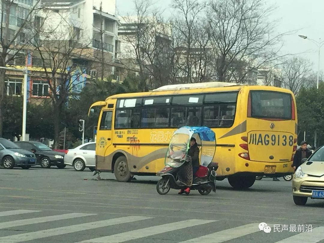 法拉利敞篷跑车图片_法拉利黄色跑车_二手法拉利458报价 黄色