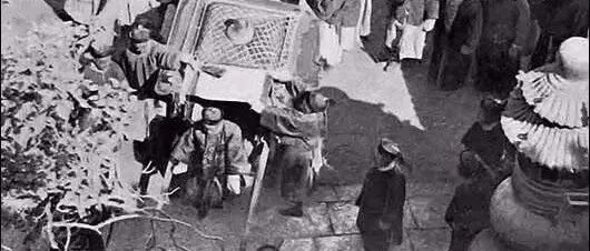 1908年，大清最苦的皇帝死了