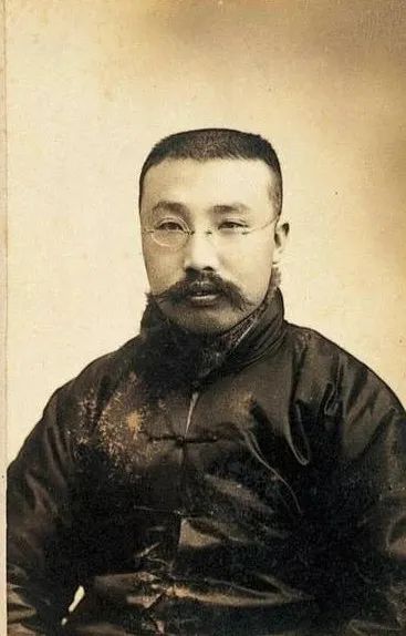 一个造炸弹的狂人，他办的这本杂志，影响中国100年