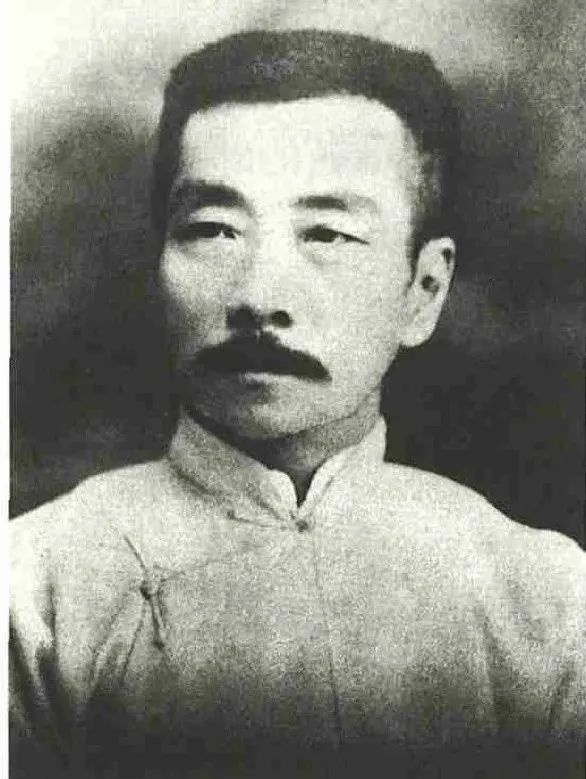 一个造炸弹的狂人，他办的这本杂志，影响中国100年