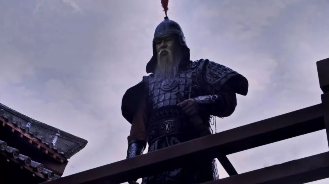 廉颇采取坚壁战略,无论秦军如何挑战,都不再与王龁正面交锋.